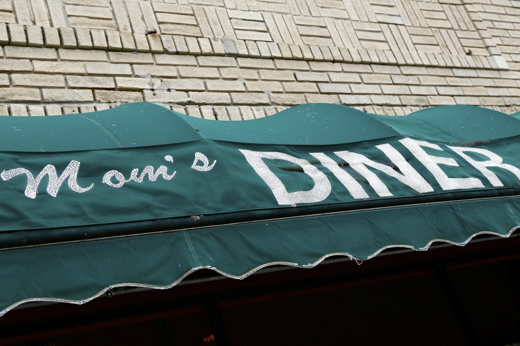 Mom's Diner on Westcott St. Michael Davis Photo | Syracuse New Times